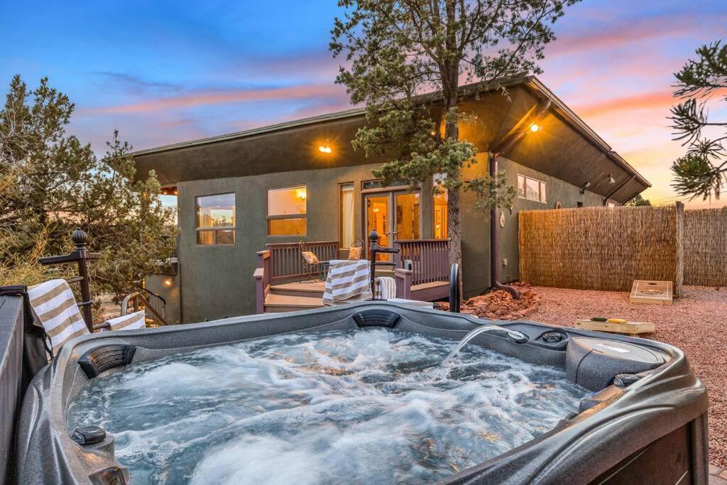 Close To Fresh Creek! Sleeps 12 ~ Amazing Views W/Serene Open Space ~ Hot Tub + Game Room ~ Trails Outside Седона Экстерьер фото